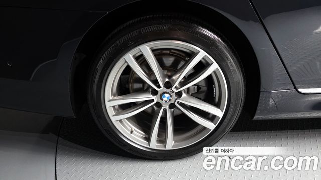 BMW 7-Series 730d xDrive M Sport