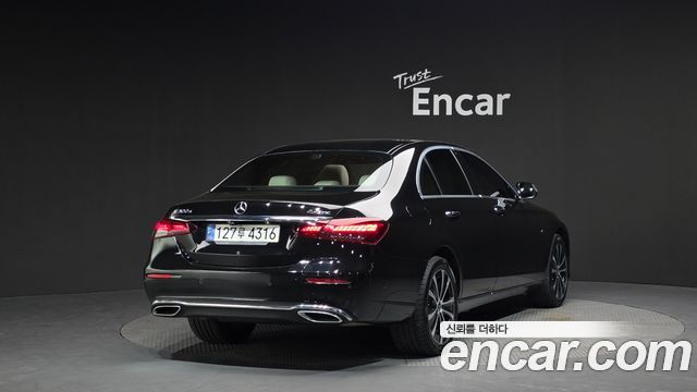 Mercedes-Benz E-Class E300e 4MATIC Exclusive