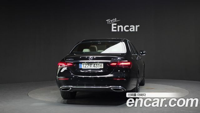 Mercedes-Benz E-Class E300e 4MATIC Exclusive