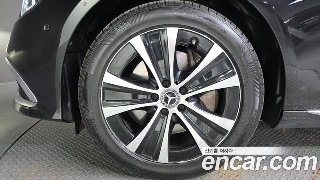 Mercedes-Benz E-Class E300e 4MATIC Exclusive