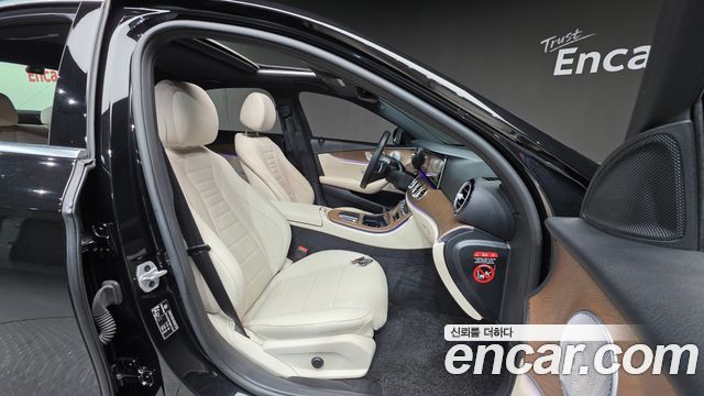Mercedes-Benz E-Class E300e 4MATIC Exclusive