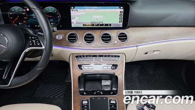 Mercedes-Benz E-Class E300e 4MATIC Exclusive