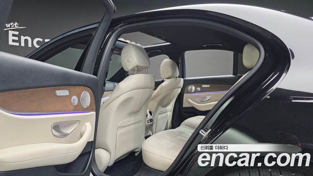 Mercedes-Benz E-Class E300e 4MATIC Exclusive