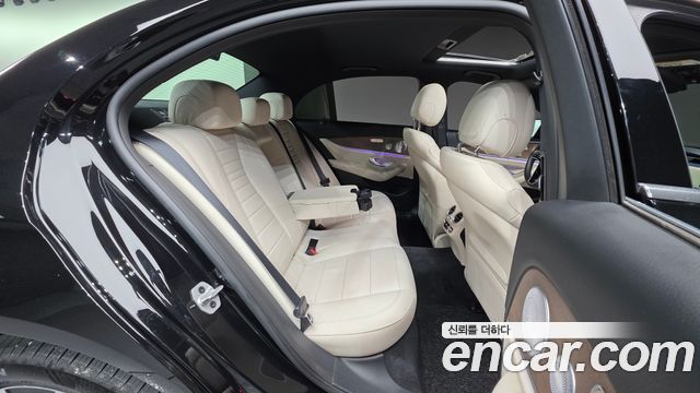 Mercedes-Benz E-Class E300e 4MATIC Exclusive
