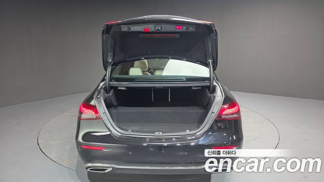 Mercedes-Benz E-Class E300e 4MATIC Exclusive