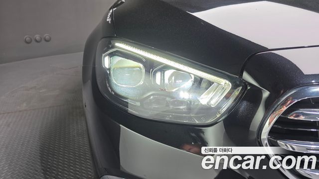 Mercedes-Benz E-Class E300e 4MATIC Exclusive