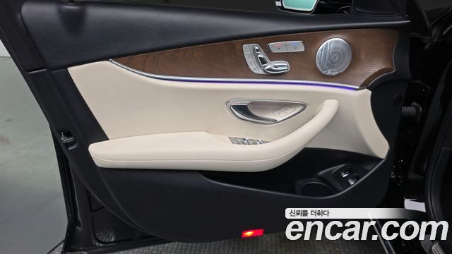 Mercedes-Benz E-Class E300e 4MATIC Exclusive