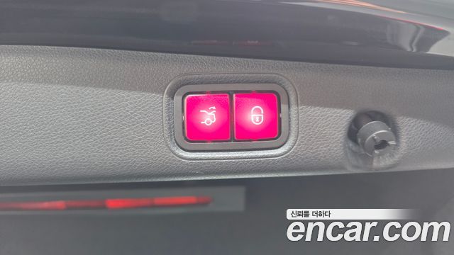 Mercedes-Benz E-Class E300e 4MATIC Exclusive