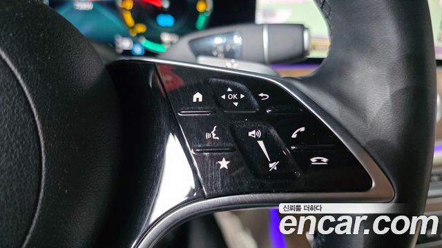 Mercedes-Benz E-Class E300e 4MATIC Exclusive