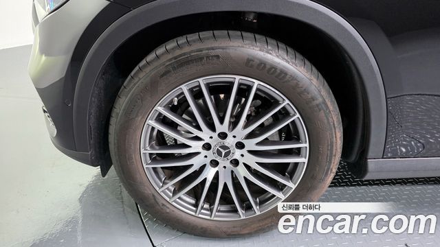 Mercedes-Benz GLC-Class GLC300 4MATIC Avnatgarde Coupe