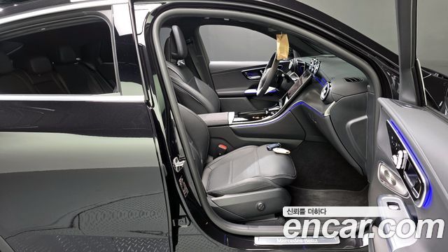 Mercedes-Benz GLC-Class GLC300 4MATIC Avnatgarde Coupe