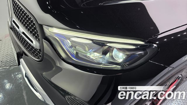 Mercedes-Benz GLC-Class GLC300 4MATIC Avnatgarde Coupe