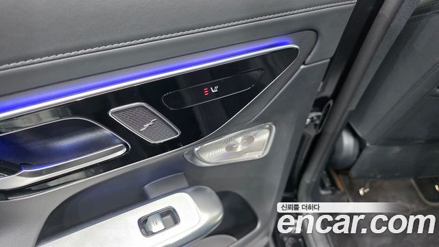 Mercedes-Benz GLC-Class GLC300 4MATIC Avnatgarde Coupe