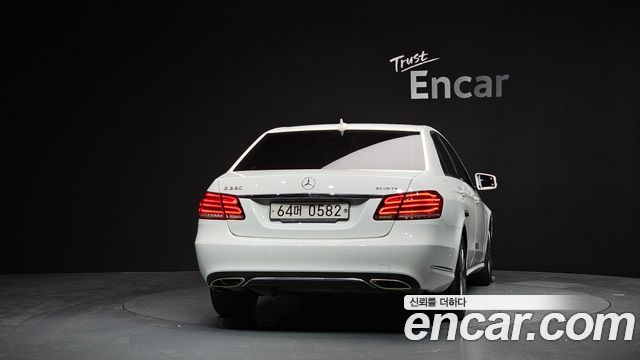 Mercedes-Benz E-Class E220 Bluetec Avantgarde