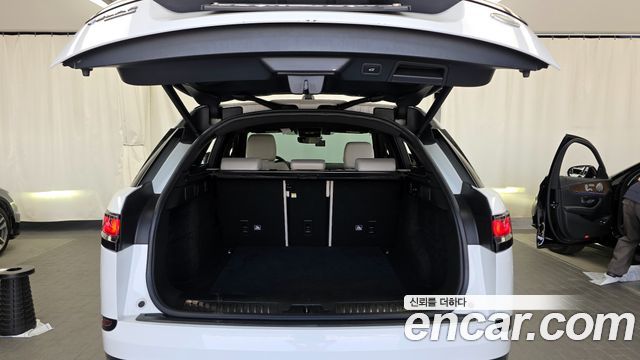 Land Rover Range Rover Velar 3.0 D300 R-Dynamic SE