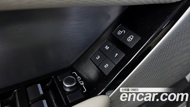 Land Rover Range Rover Velar 3.0 D300 R-Dynamic SE