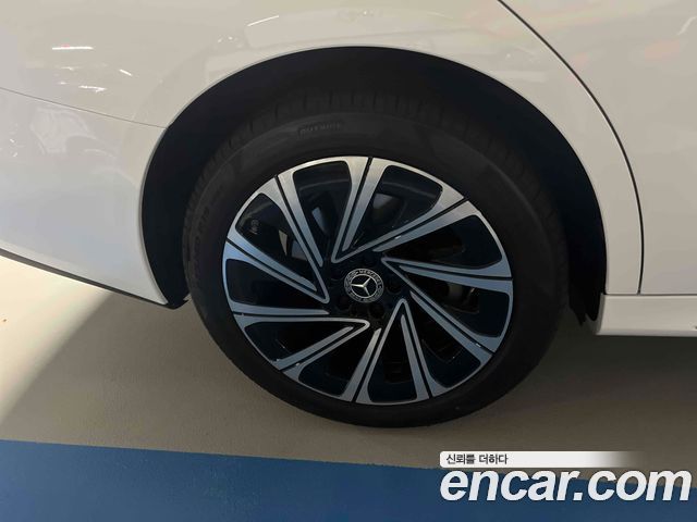 Mercedes-Benz E-Class E300 4MATIC Exclusive