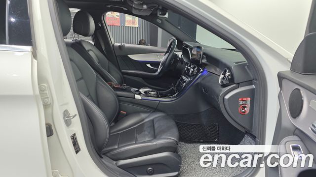 Mercedes-Benz C-Class C300e 4MATIC AMG Line