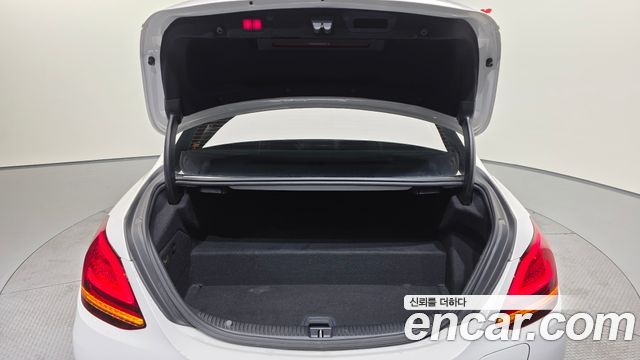 Mercedes-Benz C-Class C300e 4MATIC AMG Line
