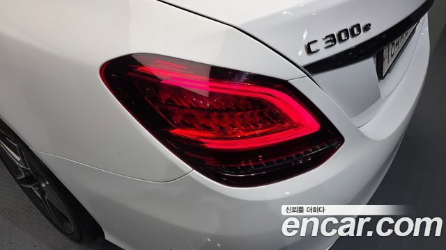 Mercedes-Benz C-Class C300e 4MATIC AMG Line
