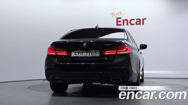 BMW 5-Series 530i M Sport Package Plus
