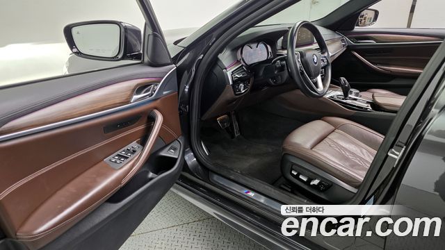 BMW 5-Series 530i M Sport Package Plus