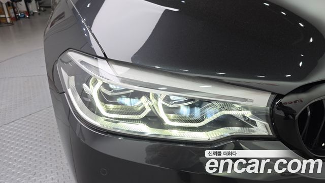 BMW 5-Series 530i M Sport Package Plus