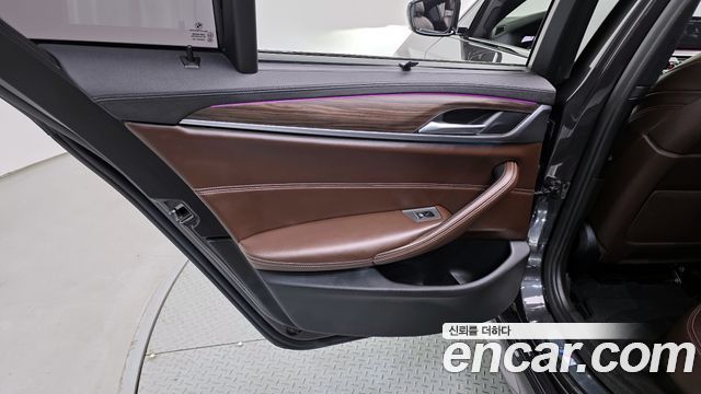 BMW 5-Series 530i M Sport Package Plus