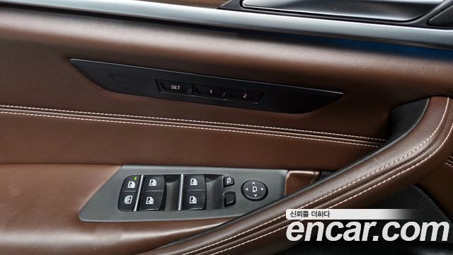 BMW 5-Series 530i M Sport Package Plus