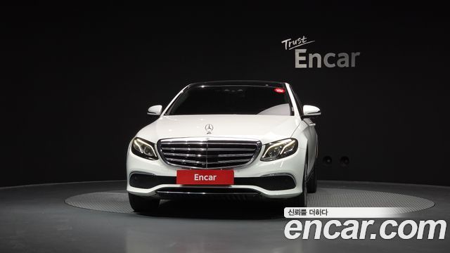 Mercedes-Benz E-Class E300 4MATIC Exclusive