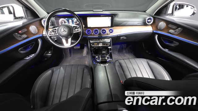 Mercedes-Benz E-Class E300 4MATIC Exclusive