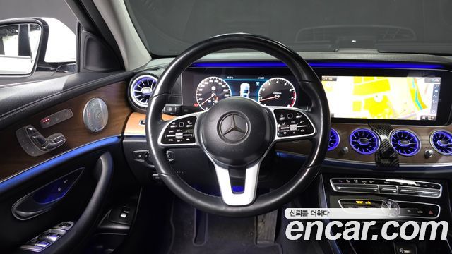 Mercedes-Benz E-Class E300 4MATIC Exclusive