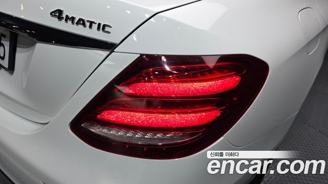 Mercedes-Benz E-Class E300 4MATIC Exclusive