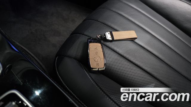 Mercedes-Benz E-Class E300 4MATIC Exclusive