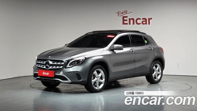 Mercedes-Benz GLA-Class GLA220