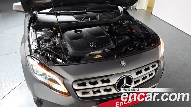 Mercedes-Benz GLA-Class GLA220