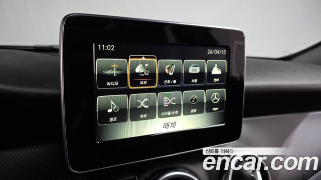 Mercedes-Benz GLA-Class GLA220
