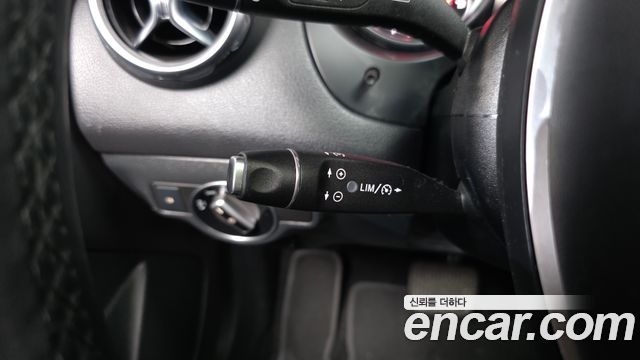 Mercedes-Benz GLA-Class GLA220
