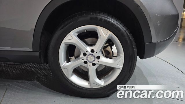 Mercedes-Benz GLA-Class GLA220