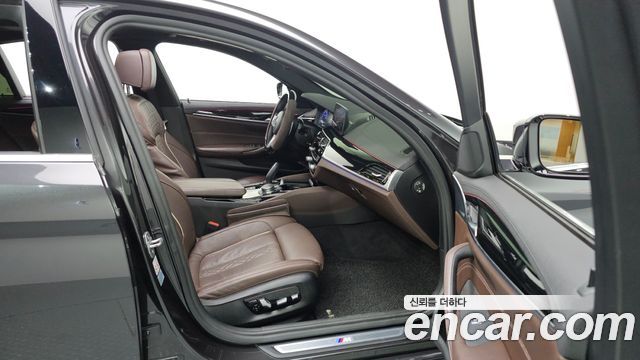 BMW 5-Series 530i xDrive M Sport Package Plus