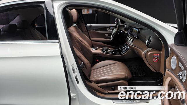 Mercedes-Benz E-Class W213 E300 Exclusive