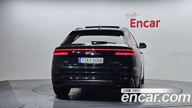 Audi Q8 55 TFSI Quattro Premium