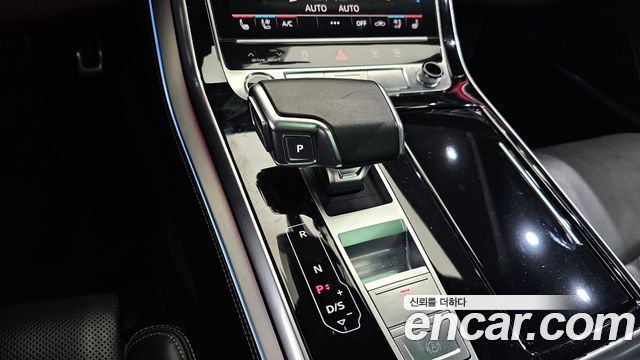 Audi Q8 55 TFSI Quattro Premium