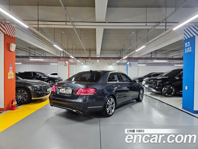 Mercedes-Benz E-Class E300 4MATIC Avantgarde