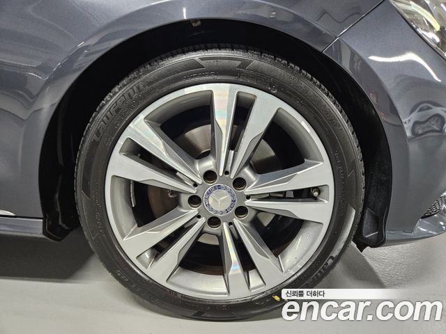 Mercedes-Benz E-Class E300 4MATIC Avantgarde