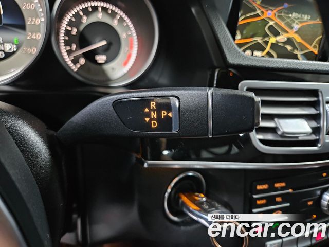 Mercedes-Benz E-Class E300 4MATIC Avantgarde
