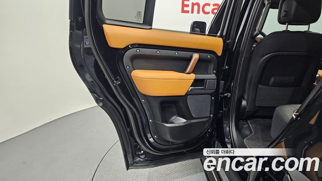 Land Rover Defender 110 P400 X