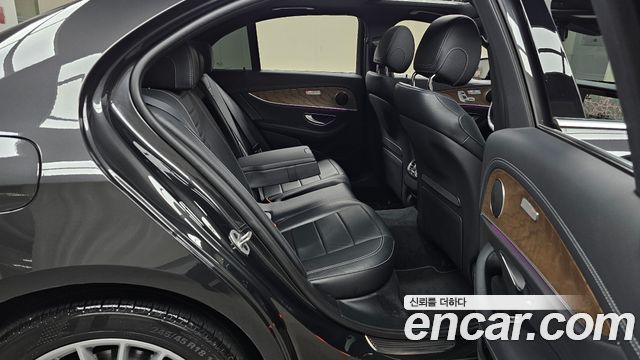 Mercedes-Benz E-Class W213 E220d 4MATIC Exclusive
