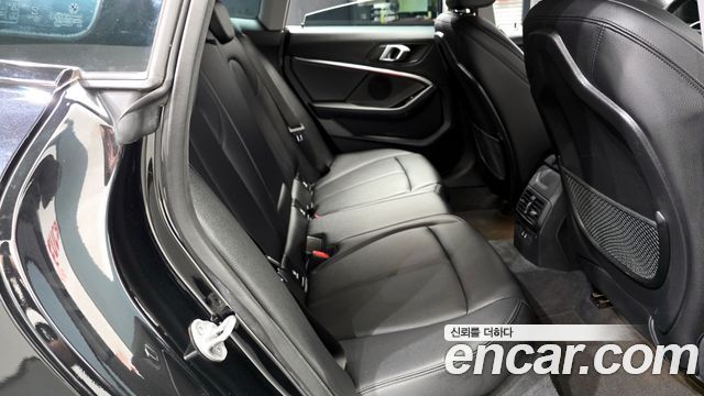 BMW 2-Series 220i Advantage