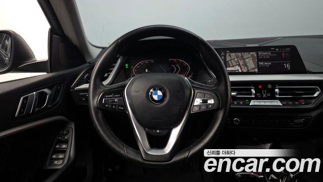 BMW 2-Series 220i Advantage
